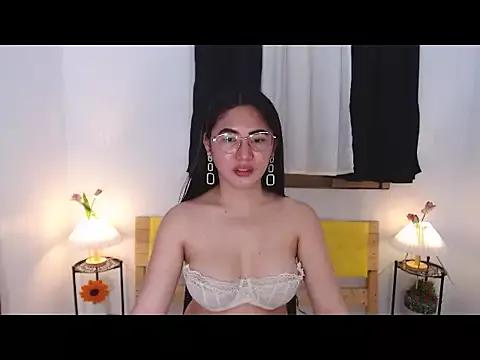 XJuanitaBananaX from StripChat is Freechat