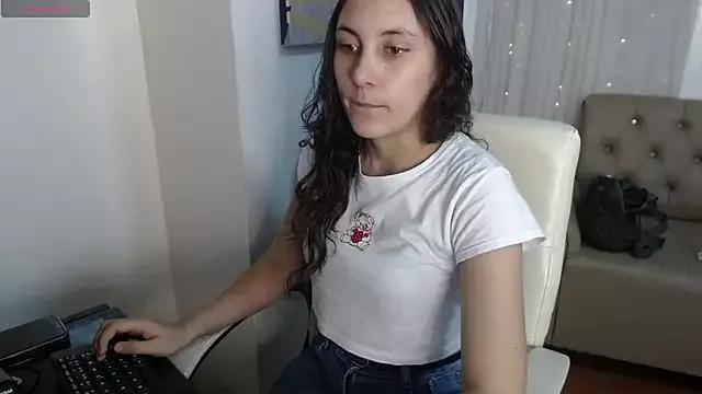 xlunna from StripChat is Freechat