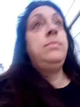 XNaughtysouthlondonMILFXX from StripChat is Freechat