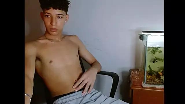 Xtremeplay_18 from StripChat is Freechat