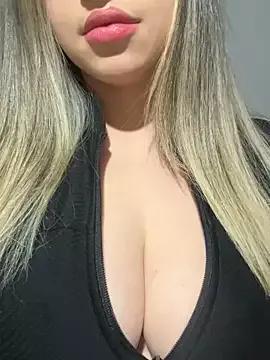 xxxcouple4 from StripChat is Freechat
