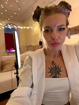 XXXFromHell from StripChat is Freechat