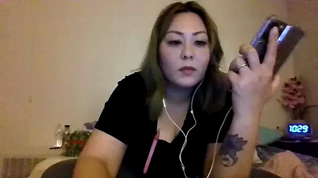 YOUNGFLICKA from StripChat is Freechat