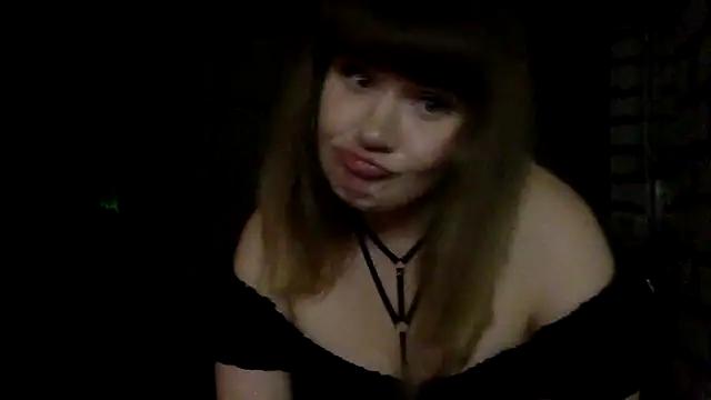 Your-Hottie-Babe from StripChat is Freechat