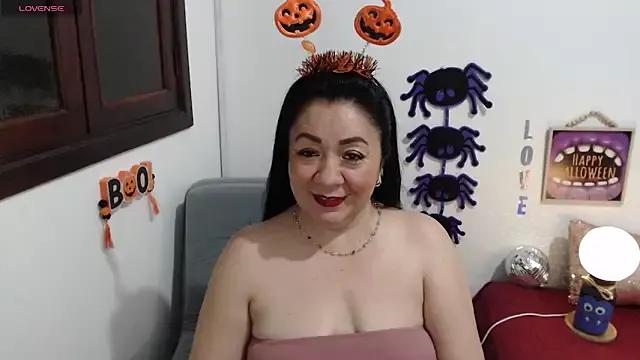 yourhornyjuliettee from StripChat is Freechat