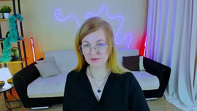 YourUniverser from StripChat is Freechat