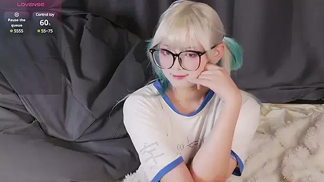 Photos of Yu_UwU_ from StripChat is Group