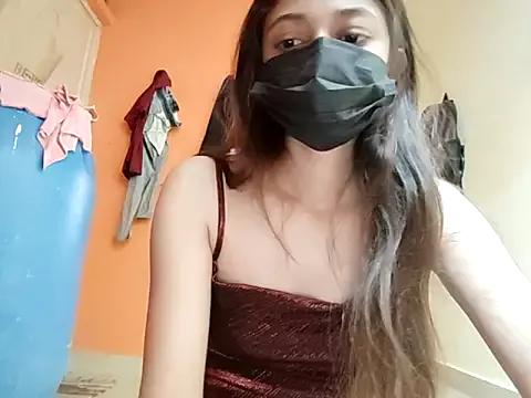 Zaara_00 from StripChat