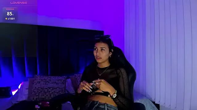 ZaraLim from StripChat is Freechat