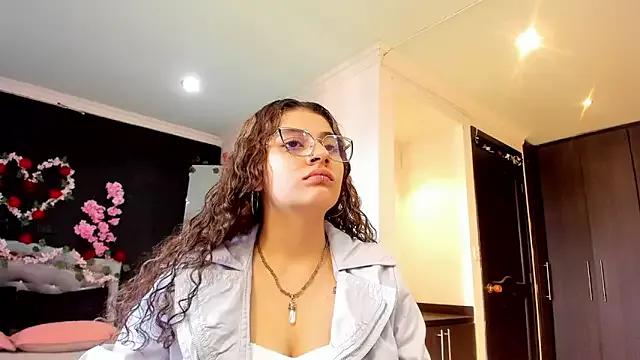Zarathryz_ from StripChat is Freechat