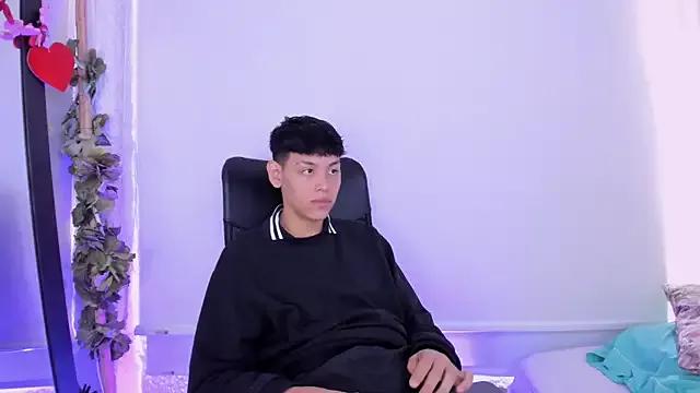Photos of zeus_blaze from StripChat is Freechat