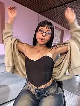 ZoeRaven_Pink from StripChat is Freechat