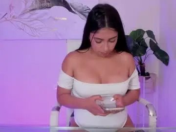 luna_cute14 — Dance a song while a undress and give you a little blowjob x 5 min  #18 #daddy #daddysgirl #cute #latina [0 tokens remaining]