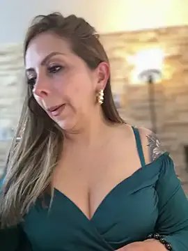 _Abril-Office1 on StripChat