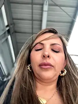 _Abril-Office1 on StripChat