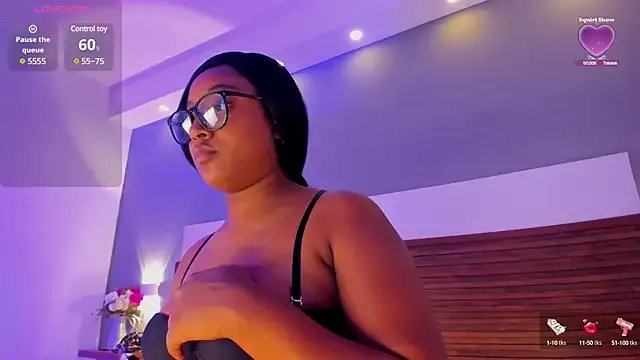 Freechat Adelehottman on StripChat