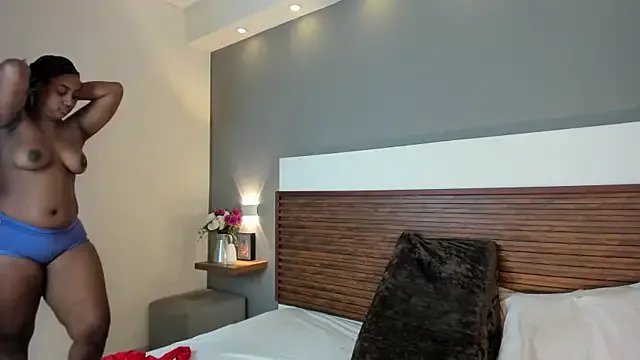 Freechat Adelehottman on StripChat