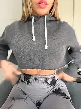 Alyssa_76 — Squirts + naked