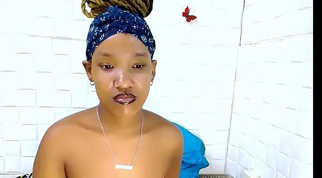 EroticSexyPrada — can i be your Valentine?