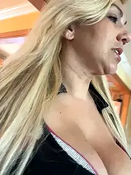 LittleMissEeve on StripChat 