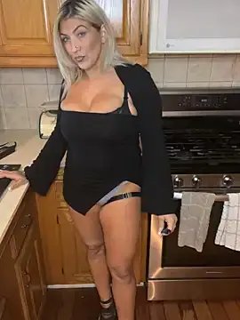 LittleMissEeve on StripChat 