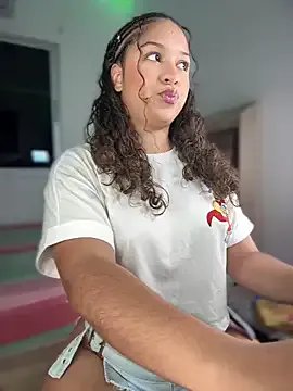 Shara_dreams on StripChat